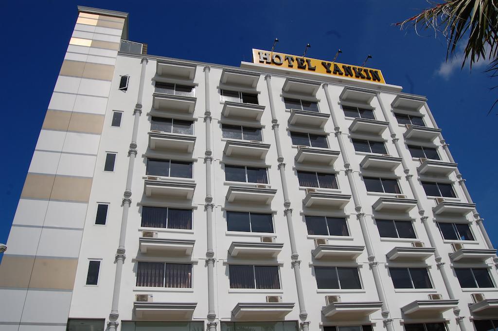Hotel Yankin Yangon Exteriör bild
