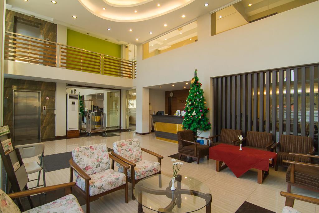 Hotel Yankin Yangon Exteriör bild