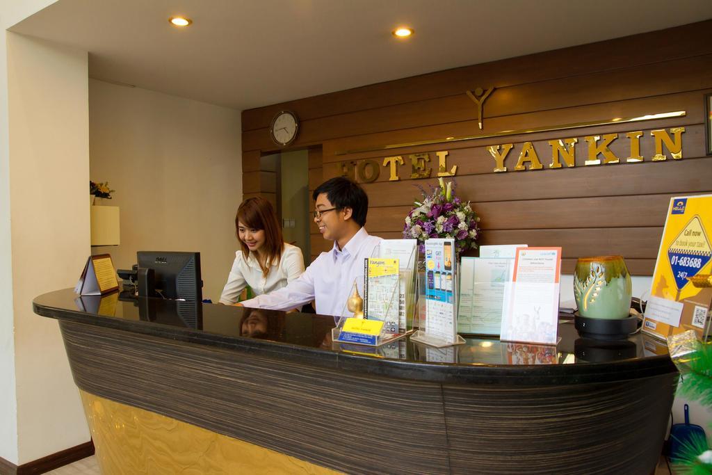 Hotel Yankin Yangon Exteriör bild