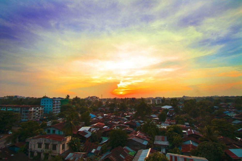 Hotel Yankin Yangon Exteriör bild