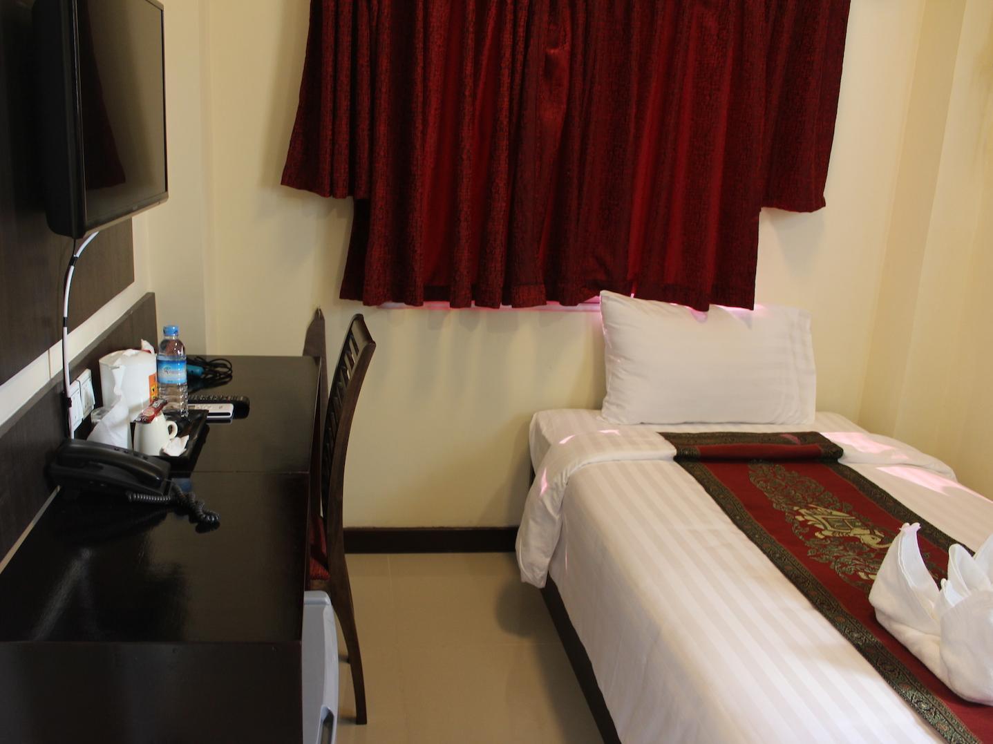 Hotel Yankin Yangon Exteriör bild