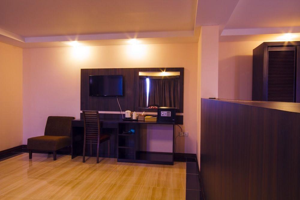 Hotel Yankin Yangon Exteriör bild