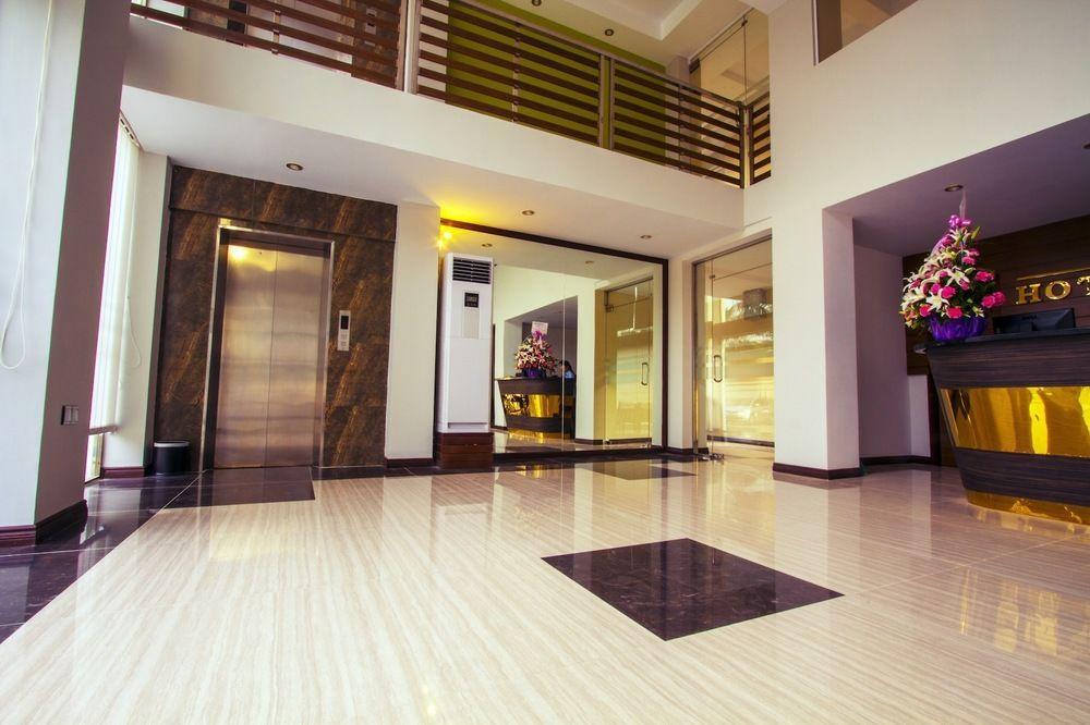 Hotel Yankin Yangon Exteriör bild