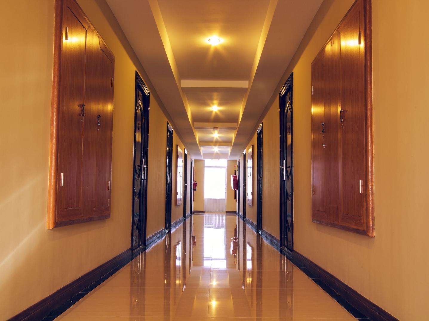 Hotel Yankin Yangon Exteriör bild
