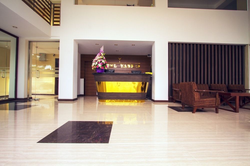 Hotel Yankin Yangon Exteriör bild