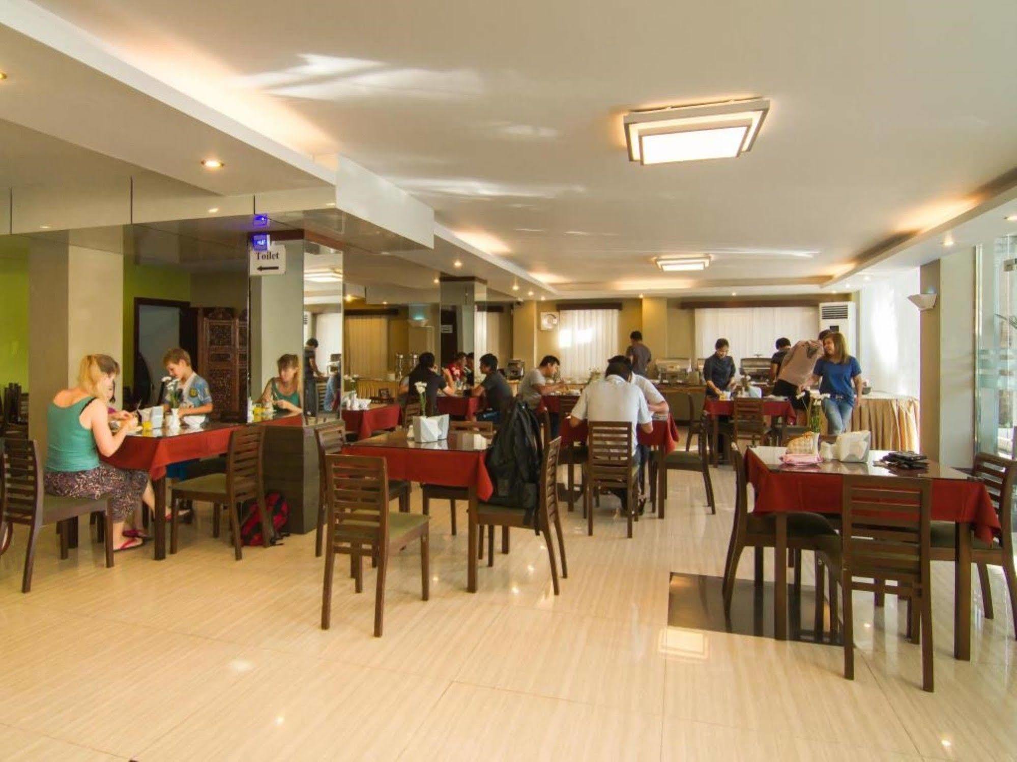 Hotel Yankin Yangon Exteriör bild