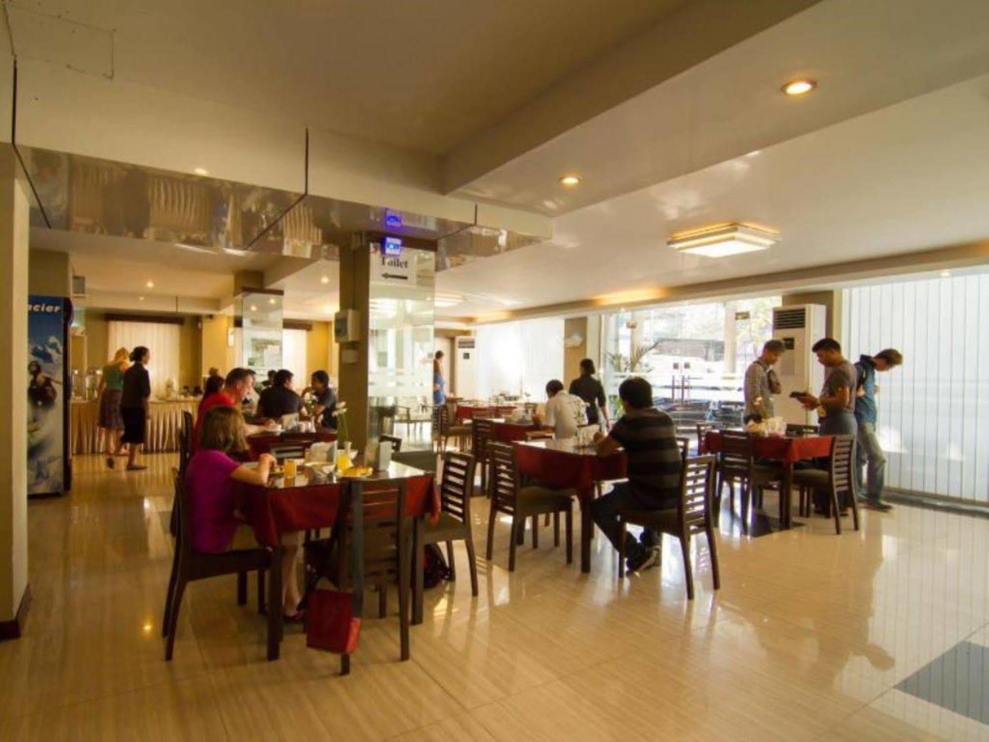 Hotel Yankin Yangon Exteriör bild